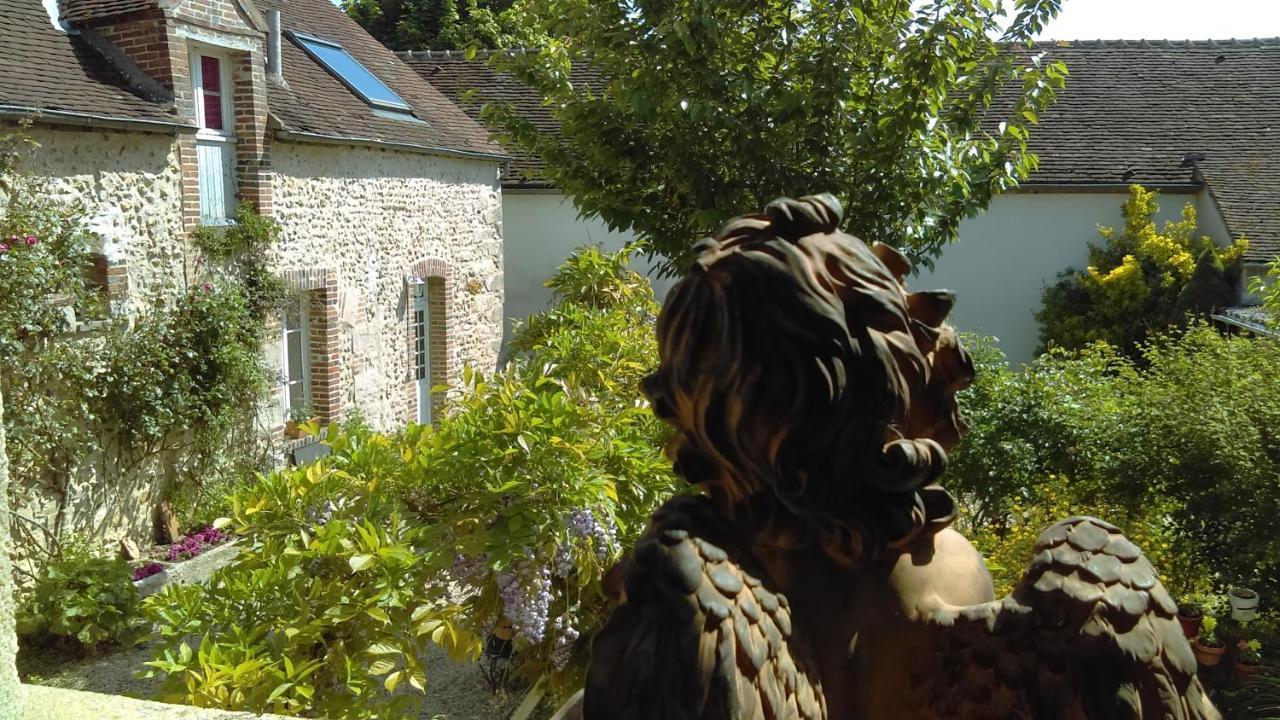 Bed and Breakfast Les 3 Roses Villeneuve-sur-Yonne Exterior foto